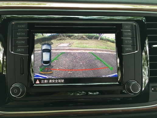 新到17年大众甲壳虫,14年大众甲壳虫白色驾驶感受