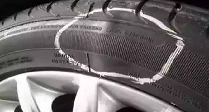 新机油开了几天可以换掉一部分吗,新换的发动机机油用多久