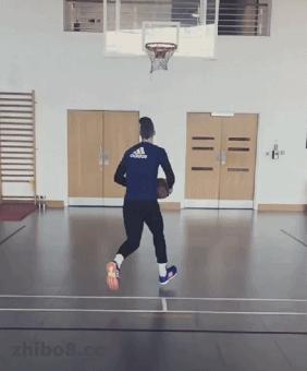 足球哪些搞笑瞬间图片,科斯塔踢球视频