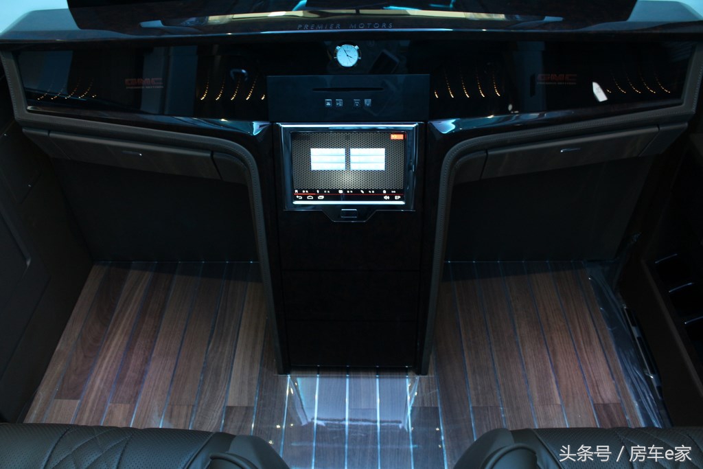 奔驰埃尔法商务车改装房车,gmc和埃尔法房车