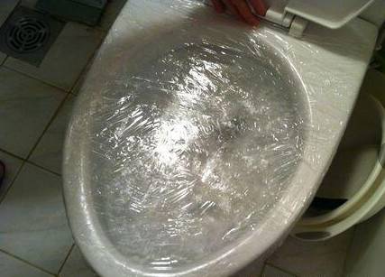 厕所堵住了怎么办最简单,厕所堵住了怎样才能把它弄下去