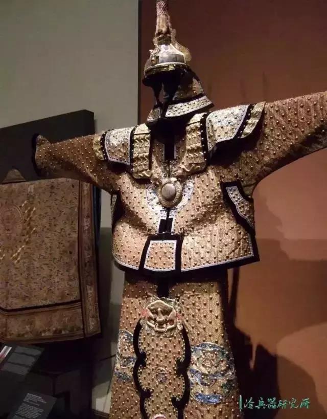 清代甲胄为什么是布的,清代甲胄是什么材质的
