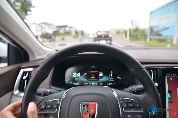 上汽荣威新能源车体验,荣威ei6max试驾