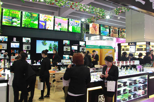 化妆品店加盟广州白云,化妆品连锁加盟操作方式