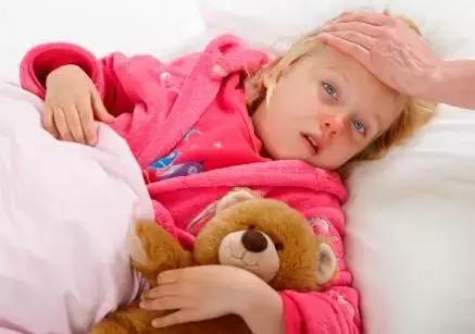 女儿用退热贴,宝宝贴退烧贴额头破皮怎么办