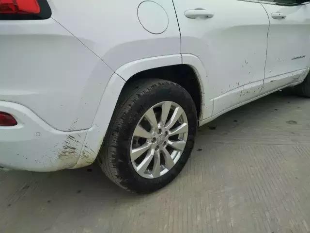 2017jeep自由光内饰功能,2017款jeep自由光可以播放视频