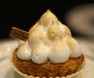 一年狂卖300万个！排队人数可以绕地球3圈！这酥皮蛋挞厉害了