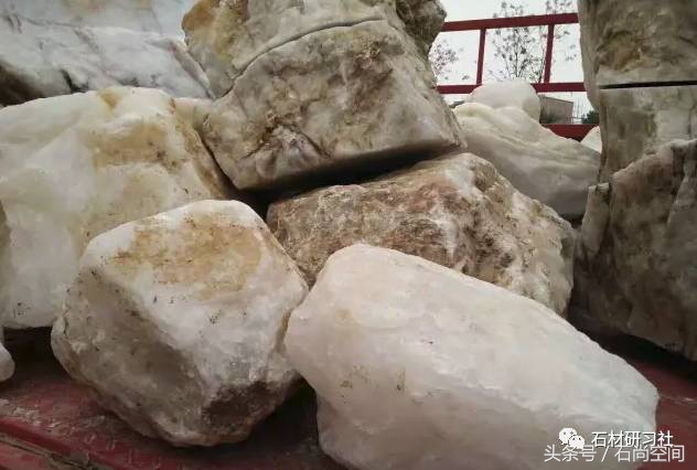 镜面碳晶板家装效果,白水晶简装效果图