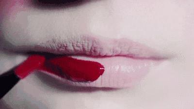 唇蜜唇膏和唇釉有什么区别,唇彩唇釉口红哪个比较拔干