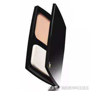 出门可以不带钱，但粉饼一定要装包里面！