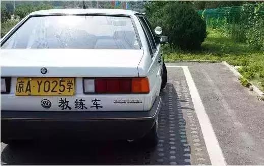 自动挡科二倒车入库侧方停车视频,科二倒车入库技巧侧方停车