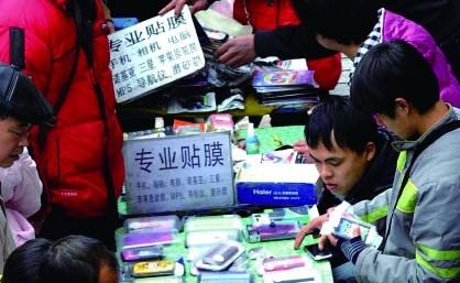 手机贴膜超厚,手机贴膜价格差很多