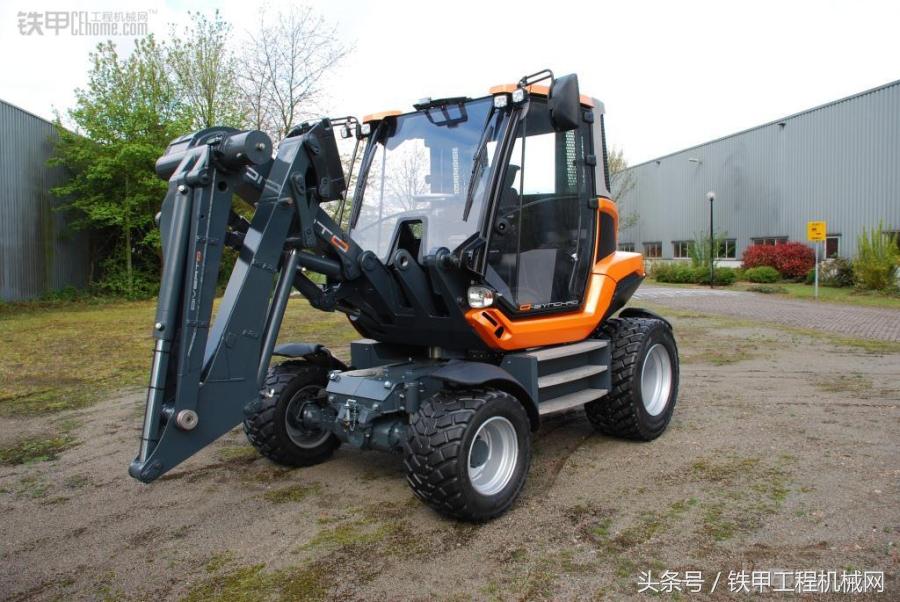 各种各样的铲车挖掘机,多功能装载机挖掘机