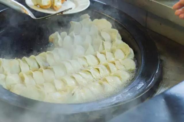 暴走上海18家锅贴店，给你最强测评分析！扛把子居然在...