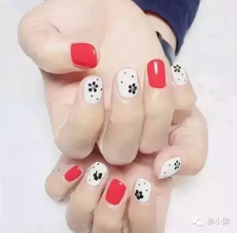 红绿搭配的美甲新年,同学会装b的最高境界