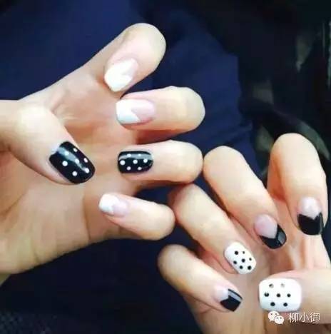 红绿搭配的美甲新年,同学会装b的最高境界