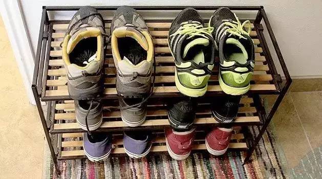 鞋子有异味快速去除,鞋子有臭味怎么去除小妙招