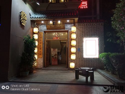 2599元！金立S10体验评测：全球首款四摄像头手机