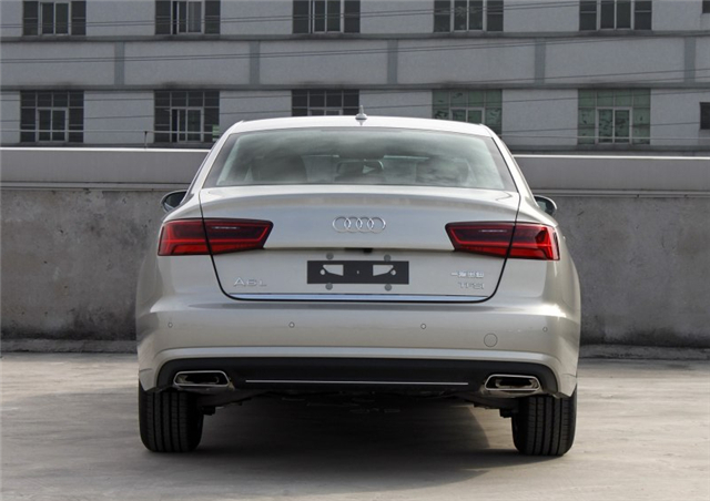 奥迪a6l55tfsiquattro旗舰动感型,奥迪a6l45tfsiquattro尊享致雅型