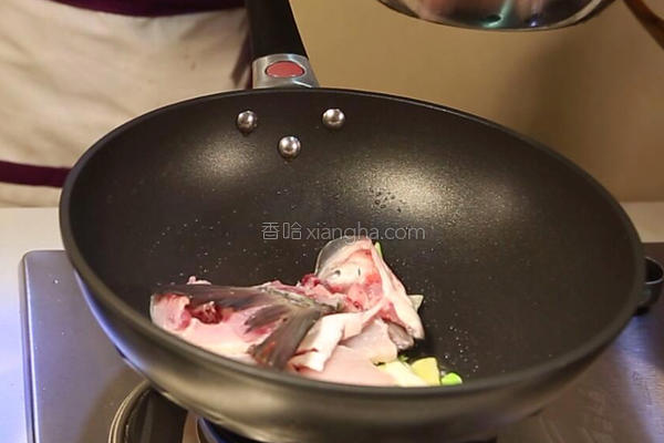 鱼肉怎么做不腥不老口感滑嫩？记住6个诀窍，放心吃！