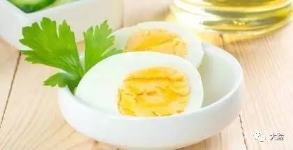 白内障有必要吃叶黄素吗,有了白内障吃叶黄素管用吗