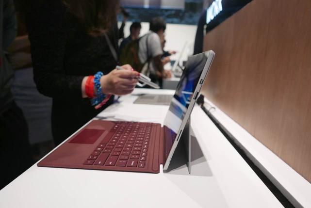 微软surfacepro4抖屏,微软surfacepro8拆机