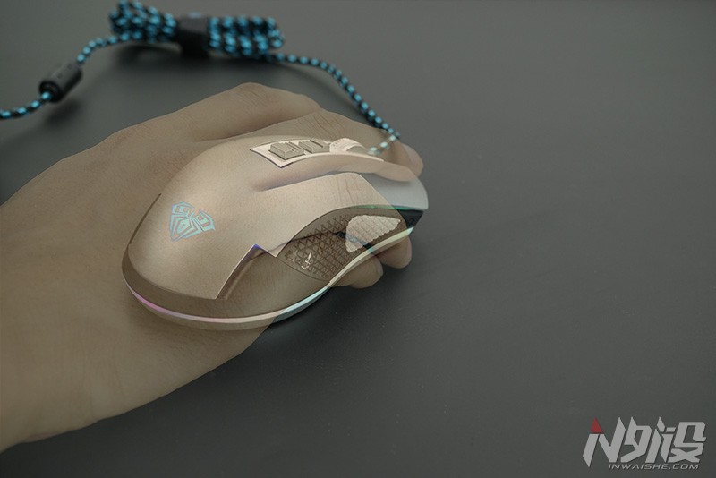 狼蛛sc200鼠标测评,狼蛛手感较重的鼠标