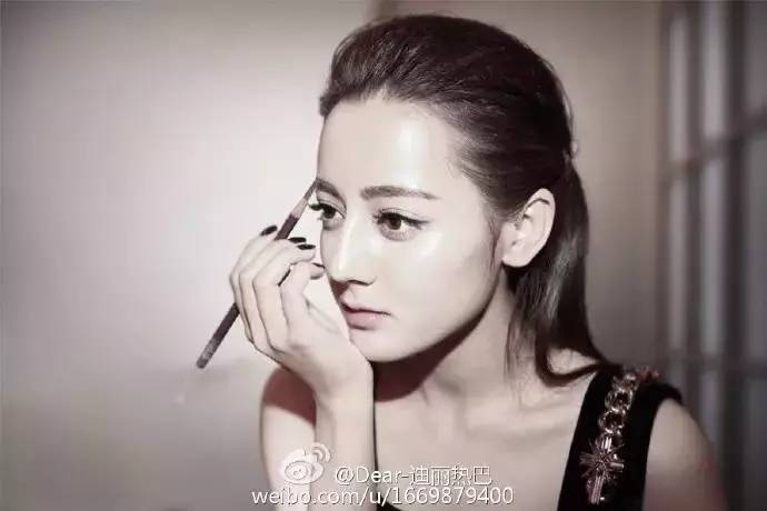 迪丽热巴秀肌营养,迪丽热巴跑男妆容
