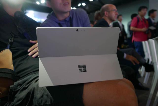 微软surfacepro4抖屏,微软surfacepro8拆机