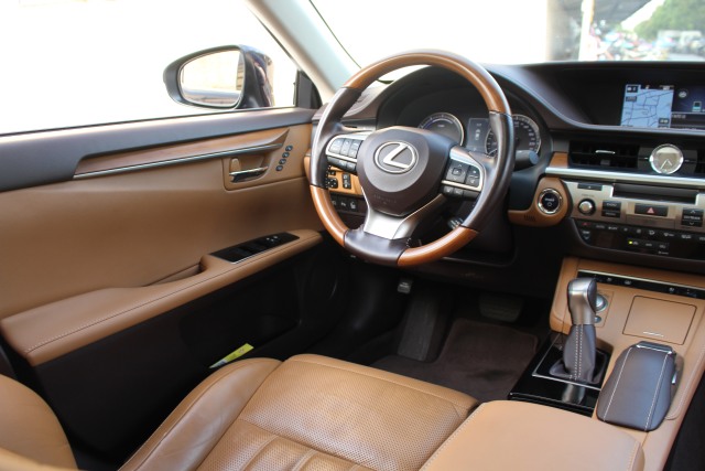 雷克萨斯es300h怎么样?看我的小伙伴怎么说!