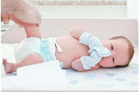 宝宝尿布疹屁股很红怎么办,宝宝红屁股尿布疹