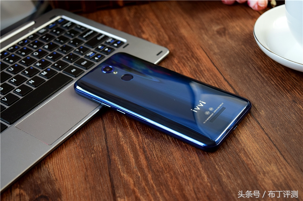 裸眼真能体验震撼出屏？这款裸眼3D手机告诉你答案！