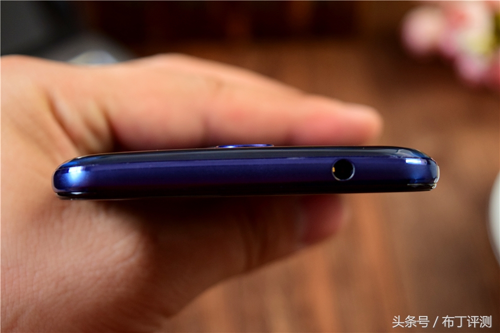 超逼真的裸眼3d壁纸手机,裸眼3d屏幕手机好用吗