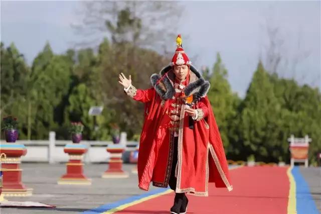 鹿晗忍不住对热巴放大招，逼问热巴“初吻”给了谁？！