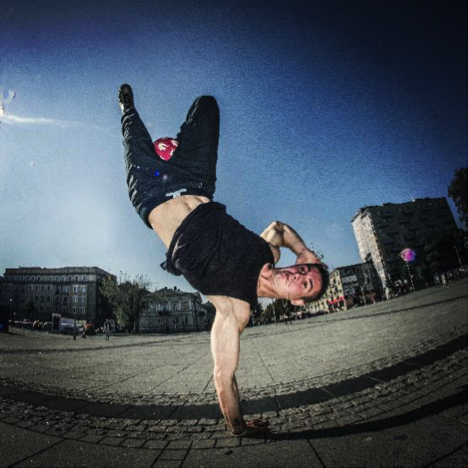 名将高手炫“足”邕城！卡拉宝花式足球世界杯首站即将开战