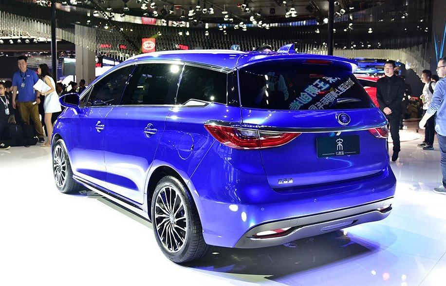 比亚迪设计师换标,比亚迪宋车标byd可以改为宋吗