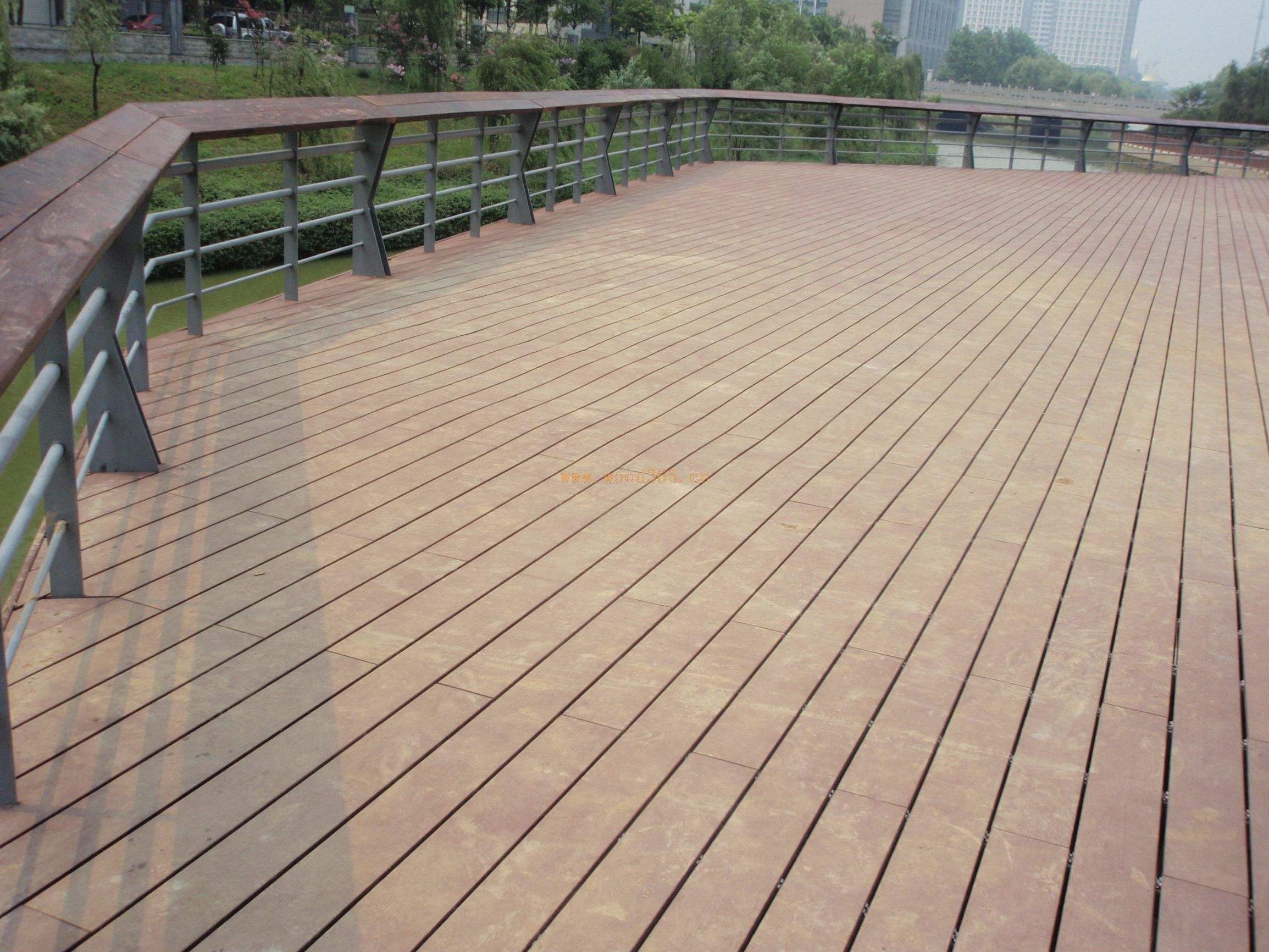 pe木塑地板和pvc木塑地板哪种好,木塑地板的原理