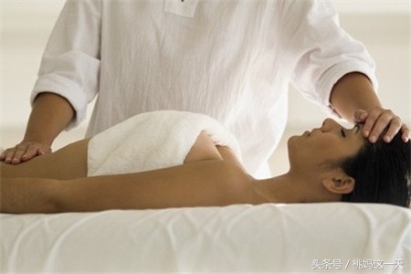 产妇堵奶硬块热敷好还是冷敷好,堵奶了敷什么最管用