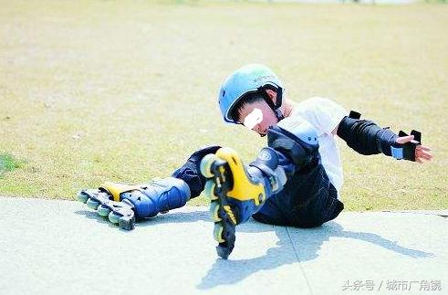 儿童骨折骨头长歪了会自行矫正吗,小孩膝关节骨折后可以恢复正常吗