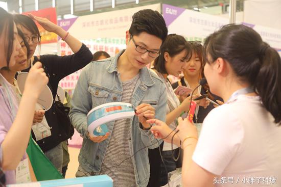 美国防脱生发黑科技HairMax亮相上海美博会