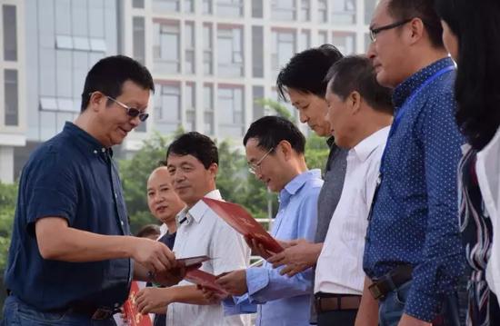 都说它是大学里的中学、中学里的大学！科大实验究竟牛在哪里？