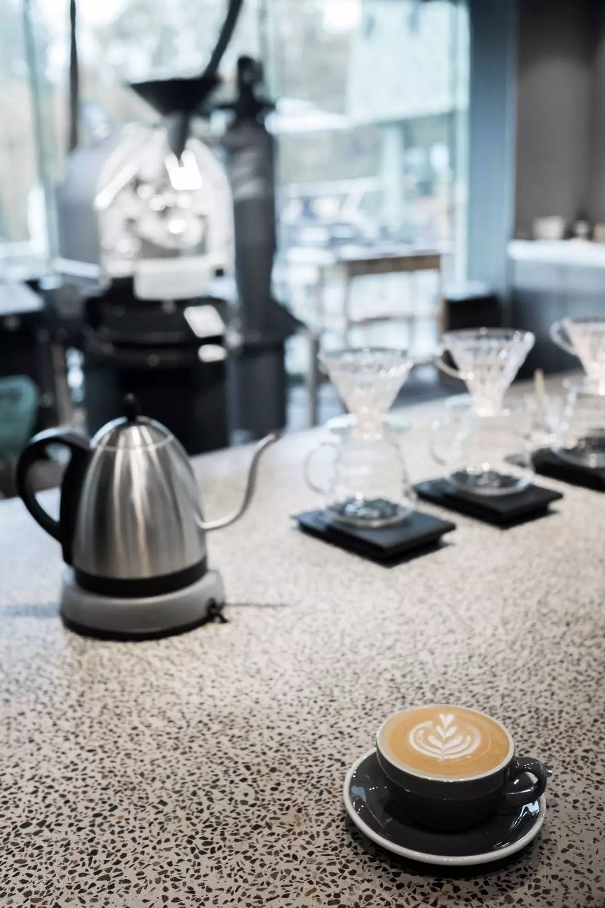 法国轻奢风格咖啡厅设计 (工业风墙面装饰咖啡厅餐厅酒吧)