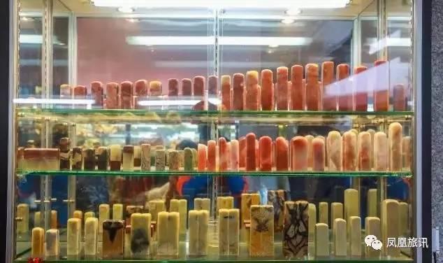 这座欧洲小城有个奇特壁画,这座中国魔幻建筑又把老外惊呆了