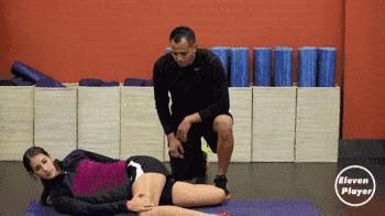 足球运动员健身的训练方法,足球拉伸训练100个经典动作