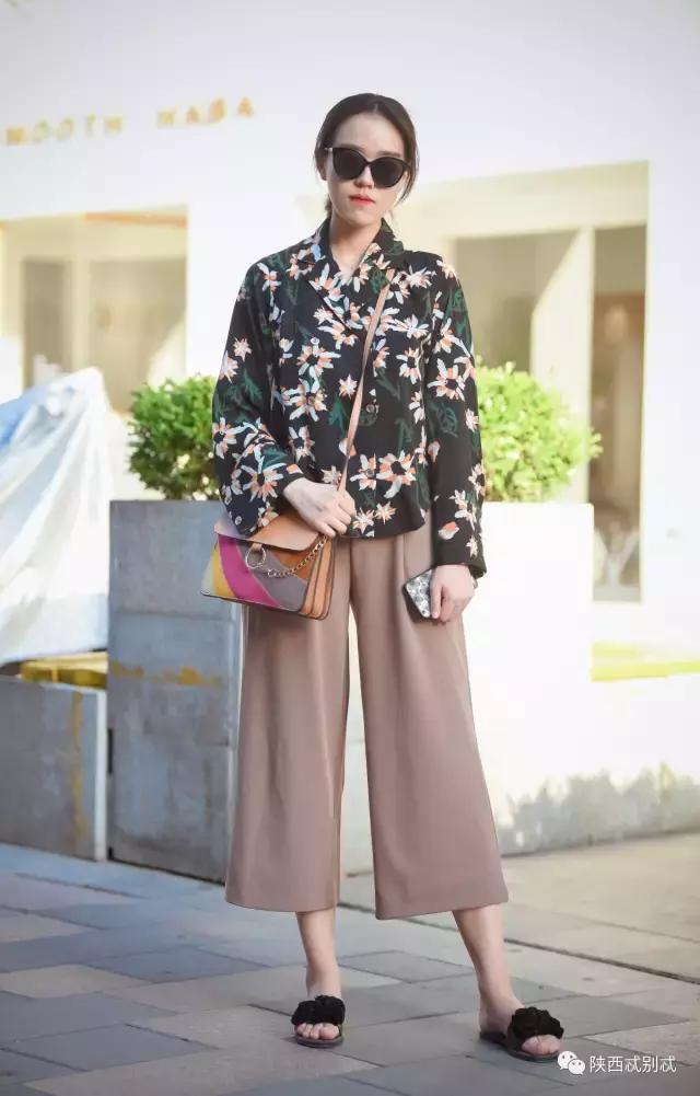 偶遇美女西安,偶遇红衣美少女