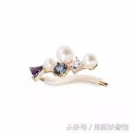 跟周冬雨学珠宝配饰搭配,周冬雨同款小众配饰