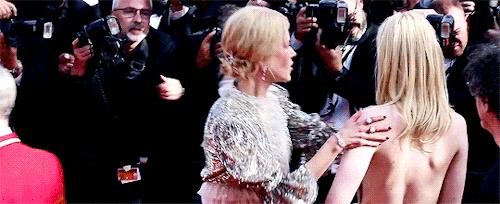 在秋冬有一个百搭超方便的蝴蝶结,超适合秋冬的蝴蝶结