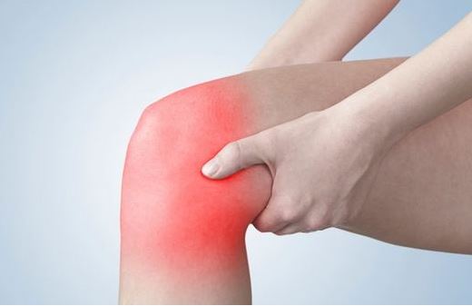 膝关节积液怎么处理最好,膝关节囊内少量积液