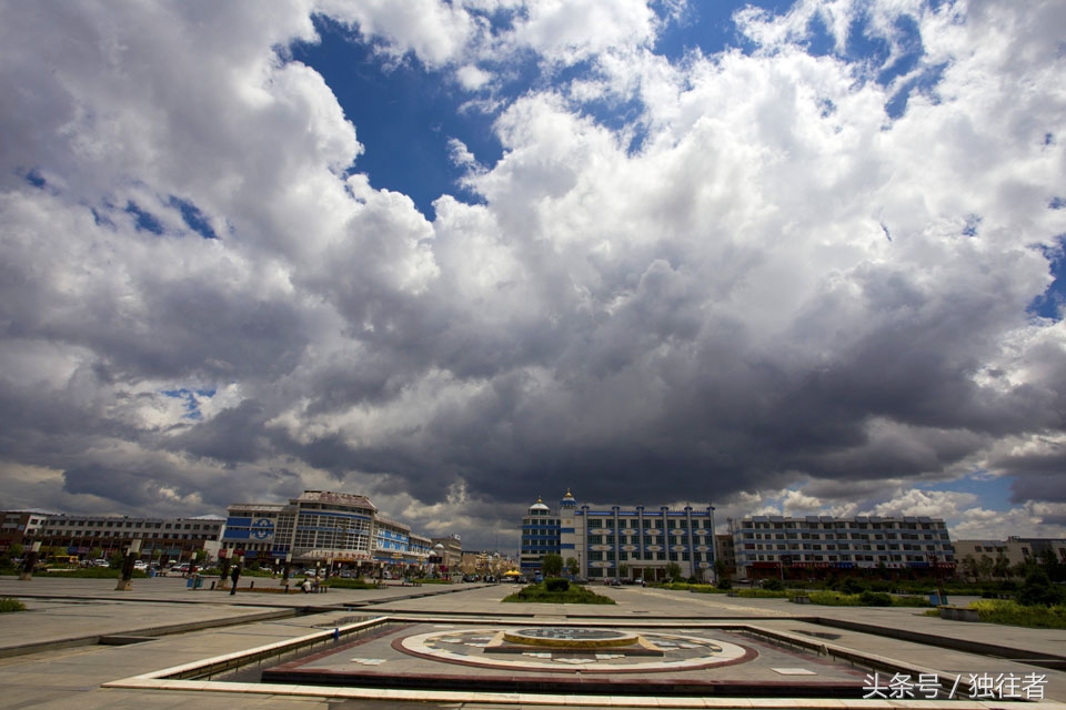 蒙古族祭祀敖包的历史,祭敖包是蒙古族传统的祭祀活动