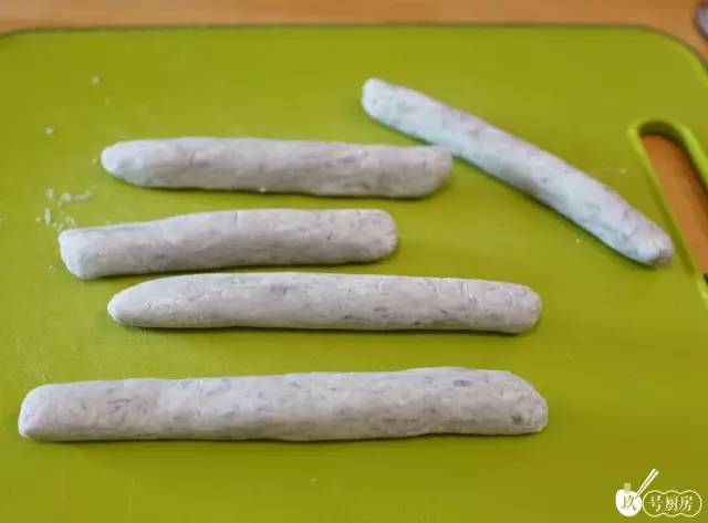 龟苓膏甜品教程,自己做的龟苓膏芋圆甜品很成功